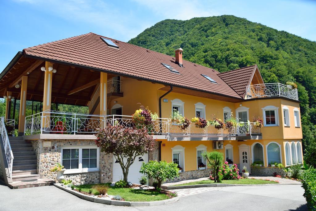 Apartment Sotocje Dolenja Trebusa Екстериор снимка