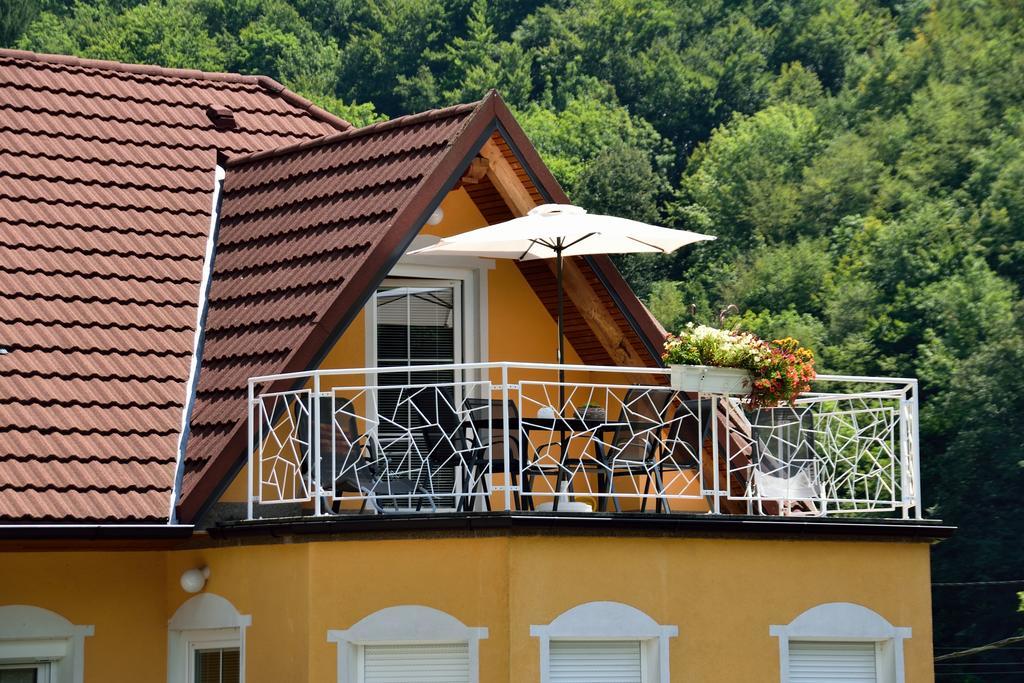 Apartment Sotocje Dolenja Trebusa Екстериор снимка